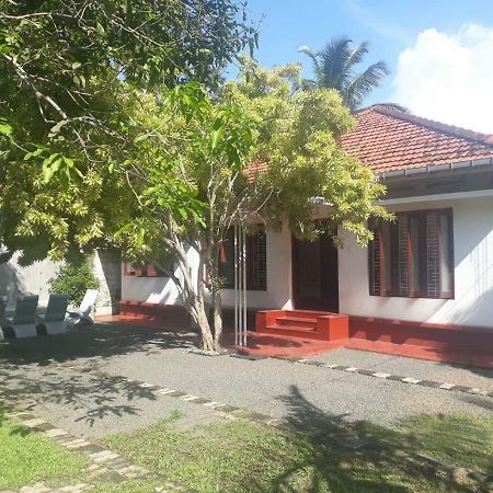 Bed and Breakfast Circus Lagoon Hideaway Dodanduwa Exterior foto