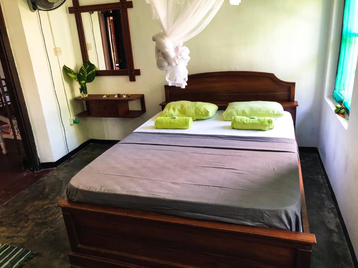 Bed and Breakfast Circus Lagoon Hideaway Dodanduwa Exterior foto