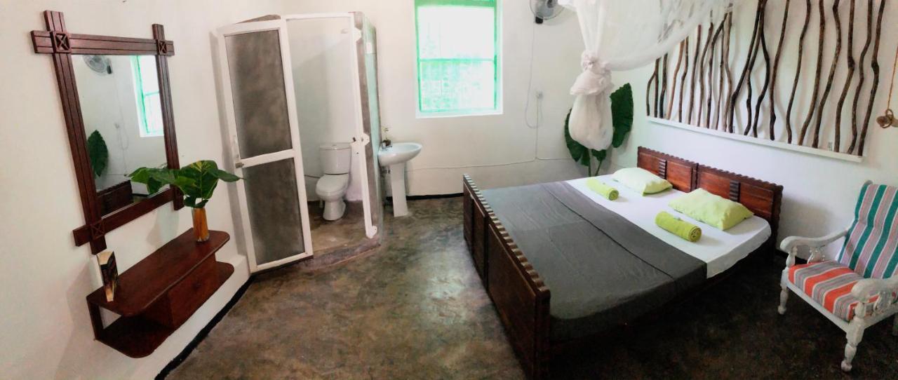 Bed and Breakfast Circus Lagoon Hideaway Dodanduwa Exterior foto