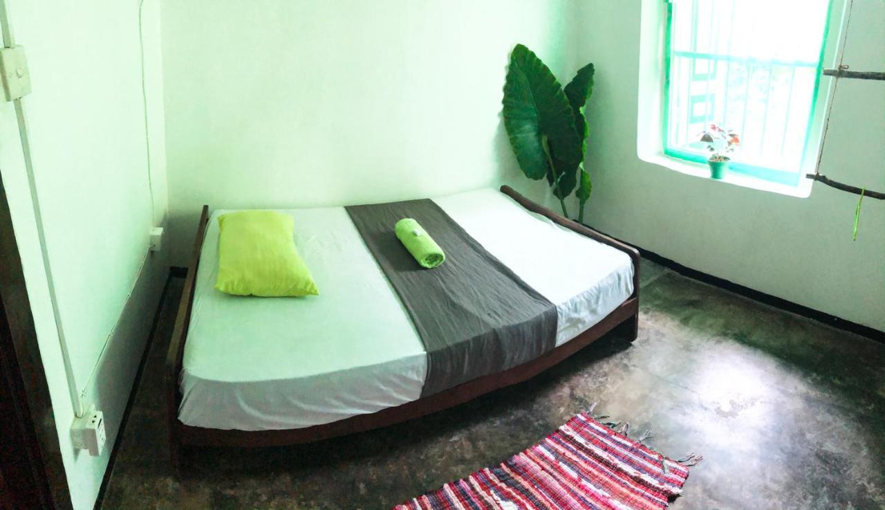 Bed and Breakfast Circus Lagoon Hideaway Dodanduwa Exterior foto